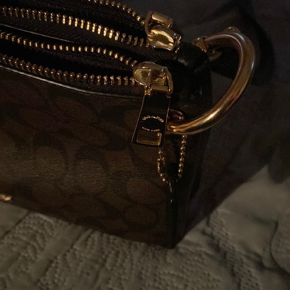 Coach medium crossbody purse - Picture 4 of 6